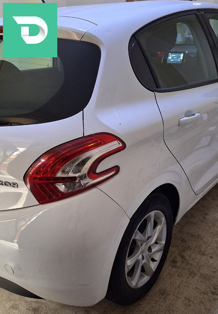 Peugeot 208 2015 Allure Facelift 