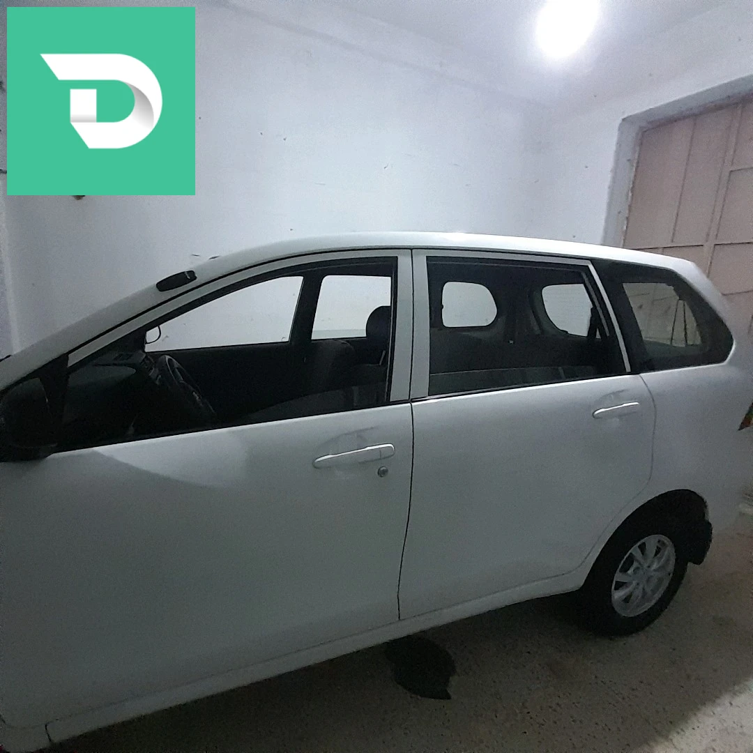 Toyota Yaris 2012 4 OUM EL BOUAGHI 