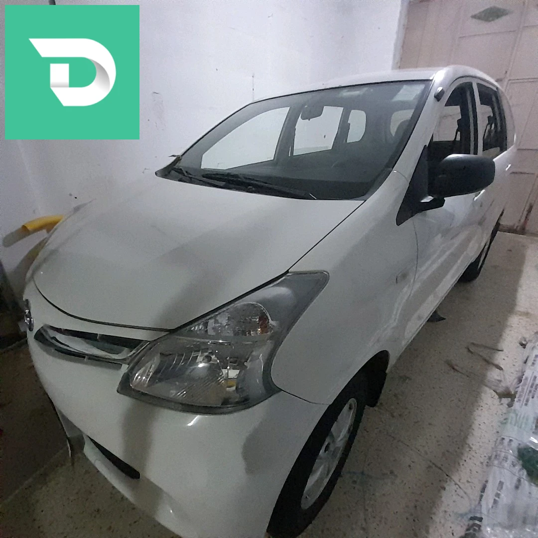 Toyota Yaris 2012 4 OUM EL BOUAGHI 