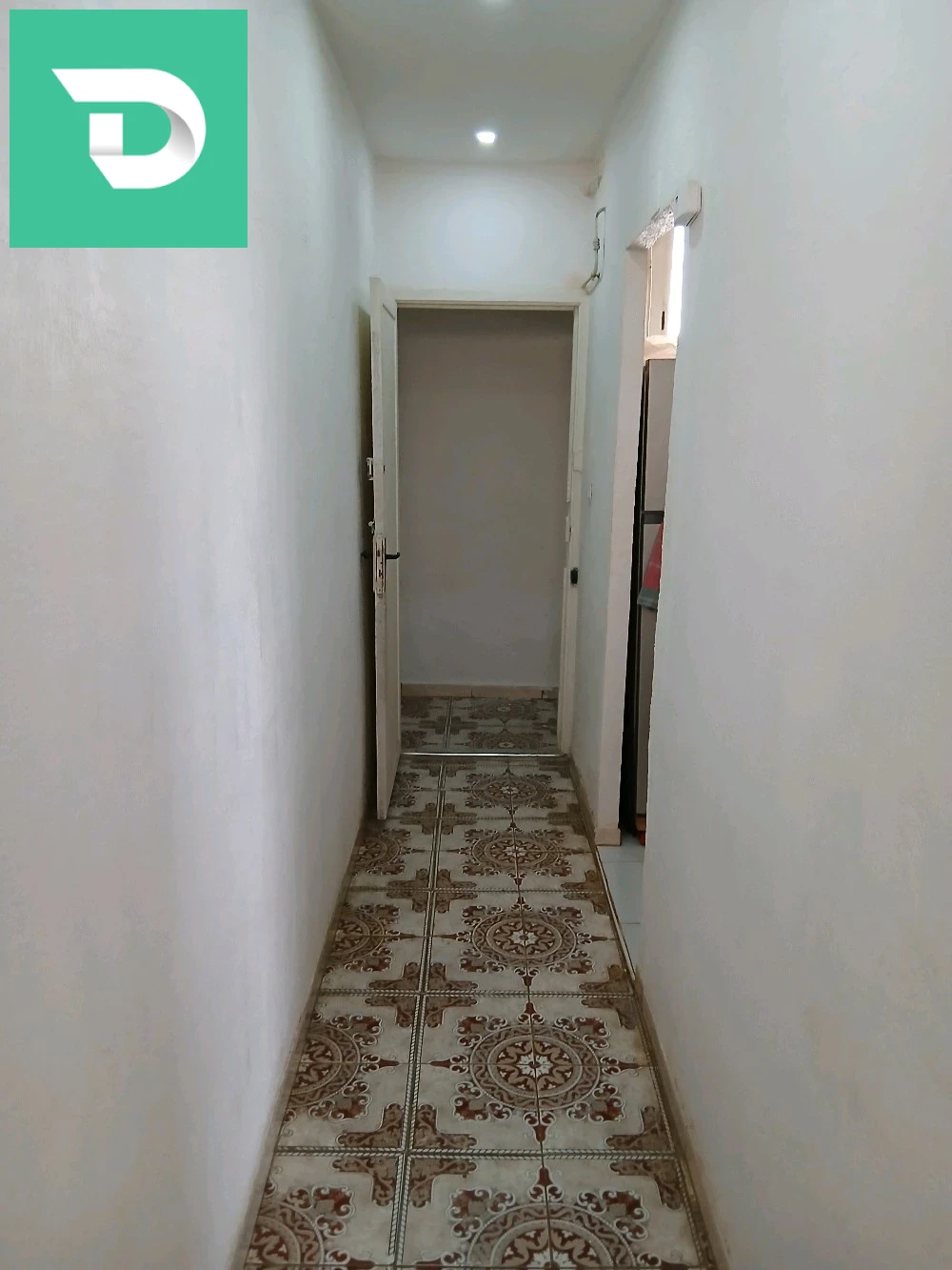 a vendre f3 4 étage rond point de la wilaya d oran belair acte et livret 