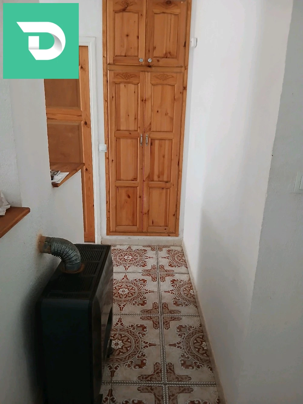 a vendre f3 4 étage rond point de la wilaya d oran belair acte et livret 