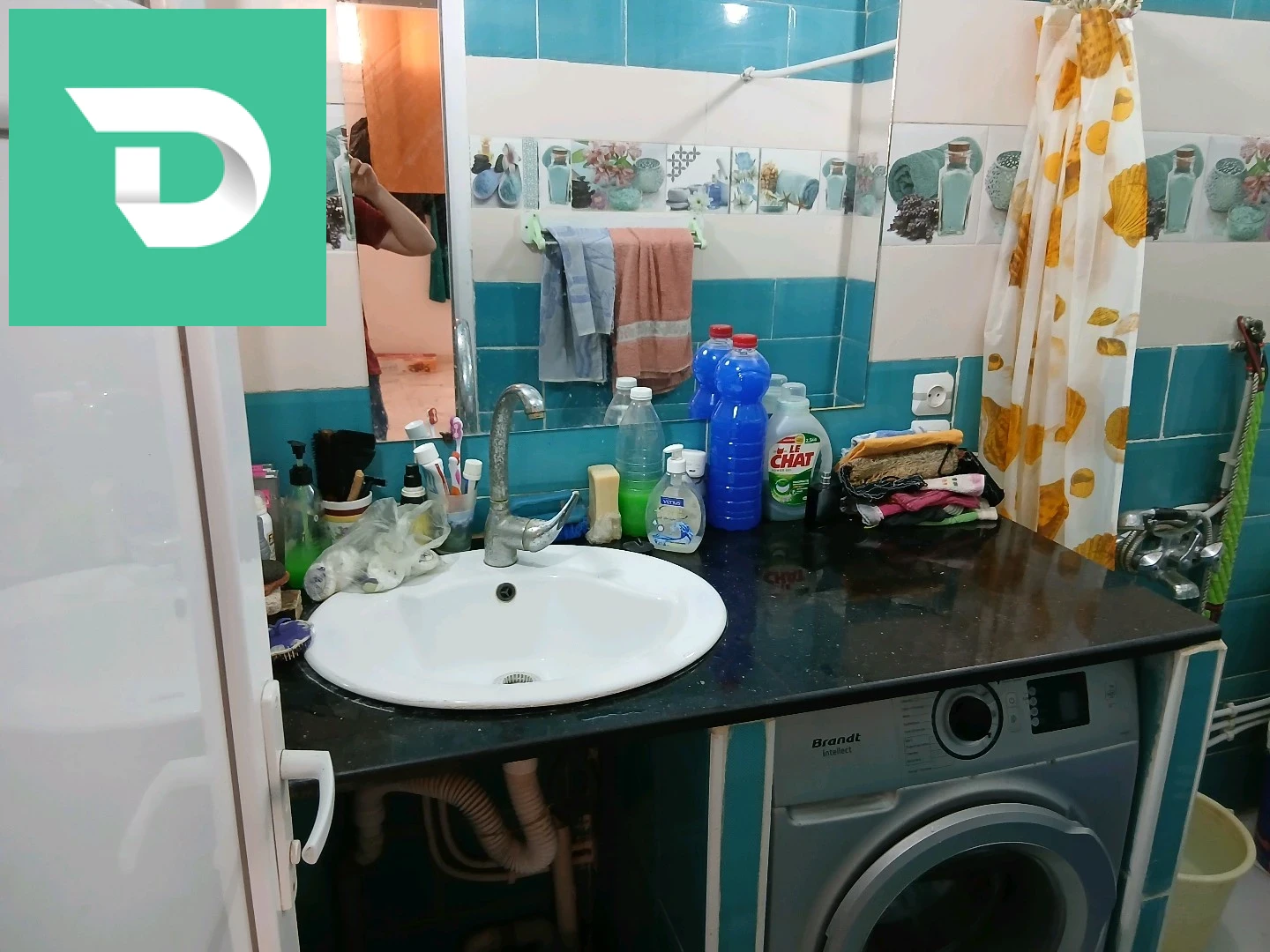 a vendre f3 4 étage rond point de la wilaya d oran belair acte et livret 