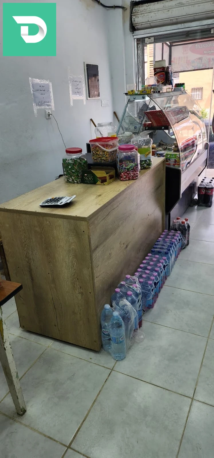 كراء شقة ف 3 طابق 4 تحتوي الشقة على مكيف وسخان ماء , قريبة جدا من المسجد ىالابتدائية والمتوسطة , الحي مغلق وحضيرة سيارات مـأمنة بعامل ليلي محروسة حي هادئ وجميل 