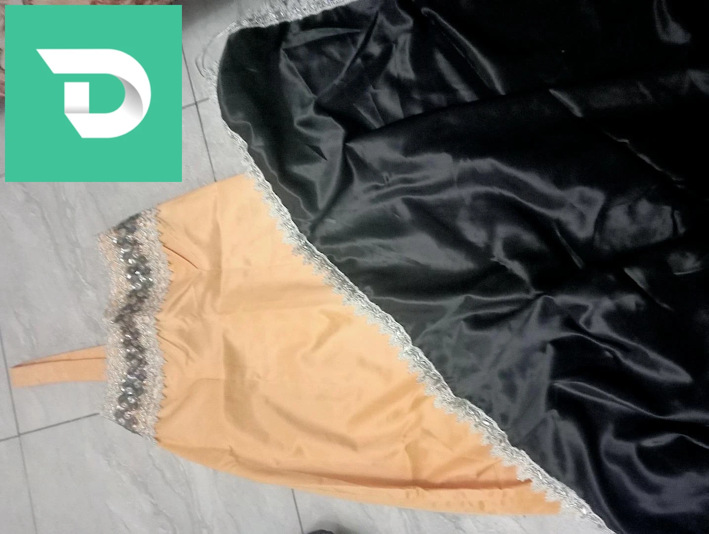 ملابس نسائية 