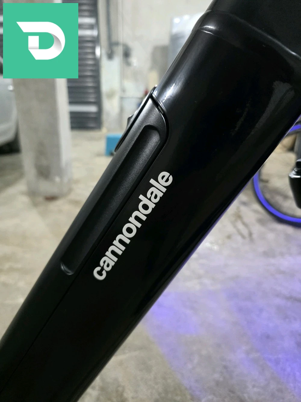 دراجة كهرابائية من نوع CANNONDALE 