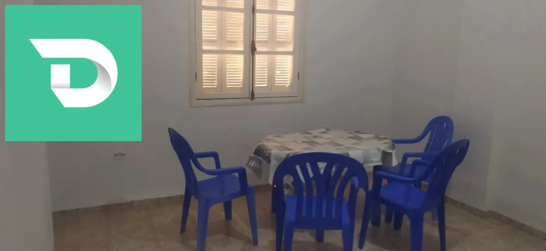 للكراء منزل مجهز للاصطياف في الڨلتة المرسي الشلف مطل علي البحر فيه ڨراج تع سيارة قريب من جميع مرافق 