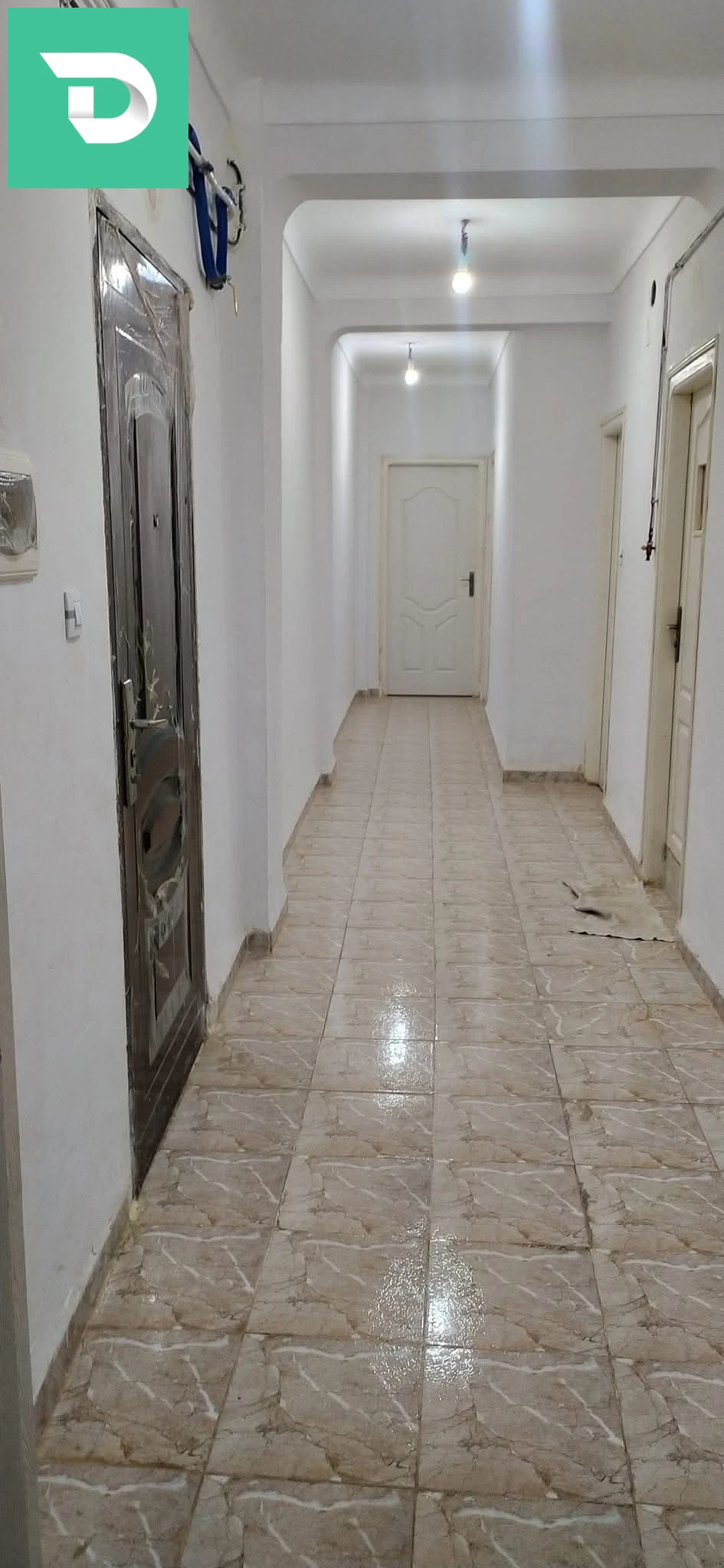للكراء منزل مجهز للاصطياف في الڨلتة المرسي الشلف مطل علي البحر فيه ڨراج تع سيارة قريب من جميع مرافق 