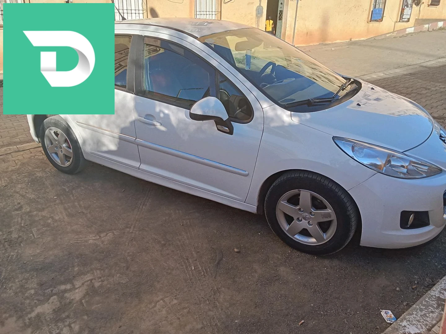 Peugeot 207 2012 26 MEDEA 