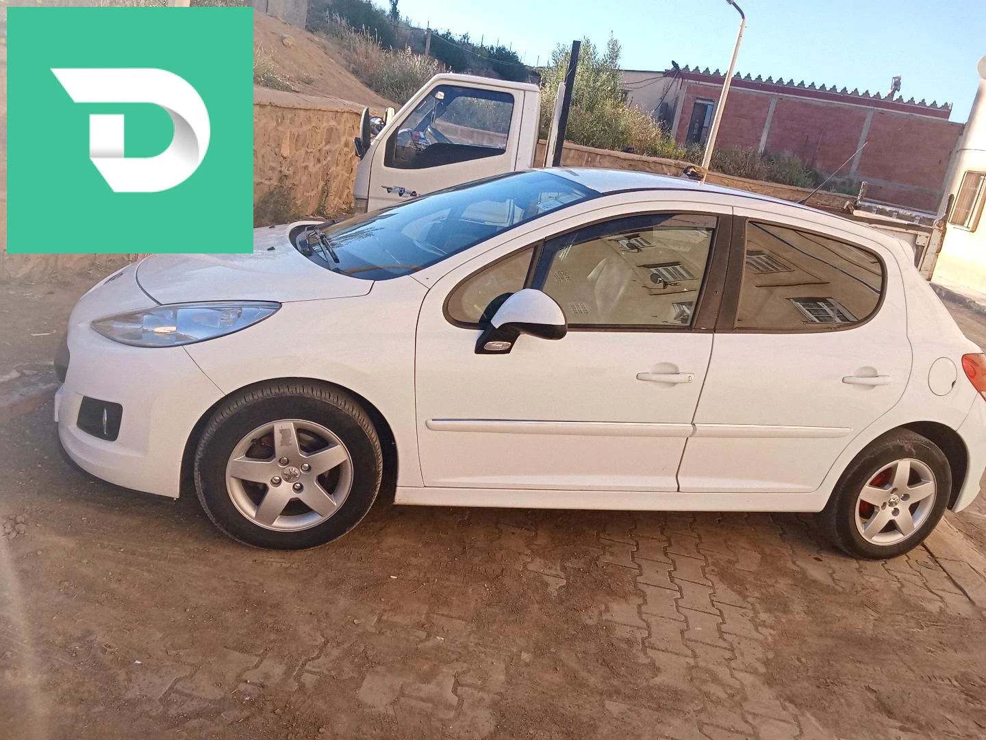 Peugeot 207 2012 26 MEDEA 