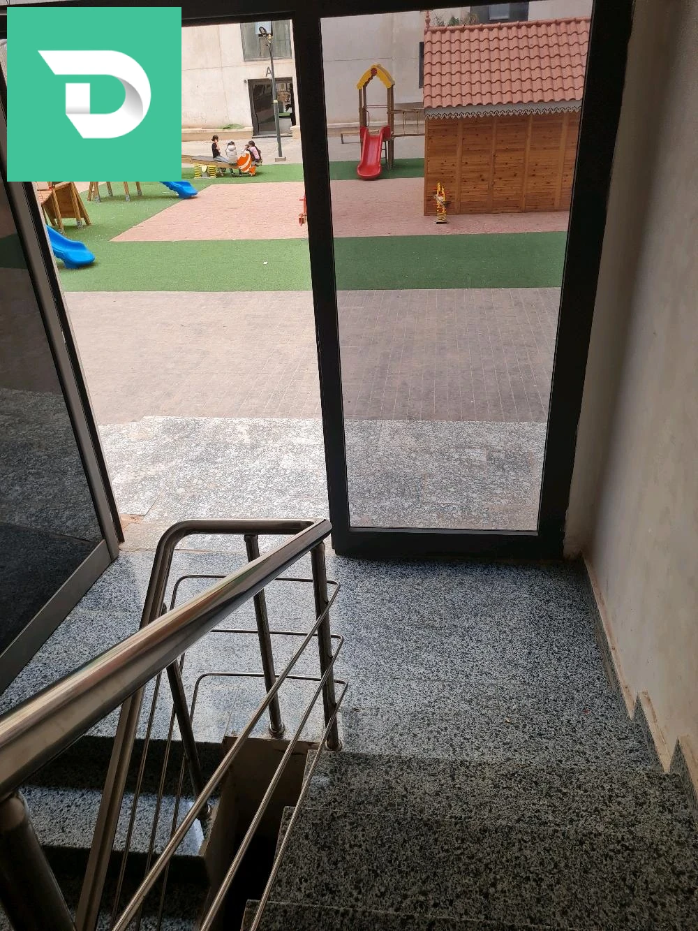 Apparemment F4 pour vos vacances à Oran 