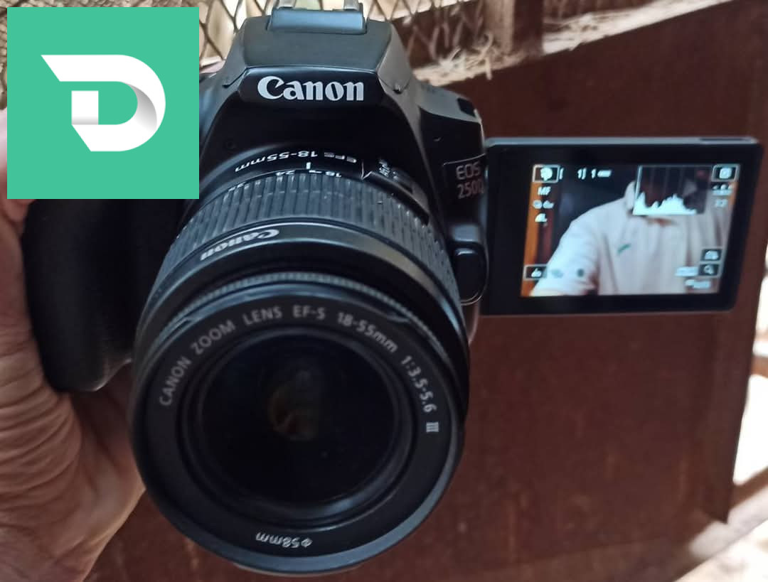 Canon 250D+18-55 3.7k click 