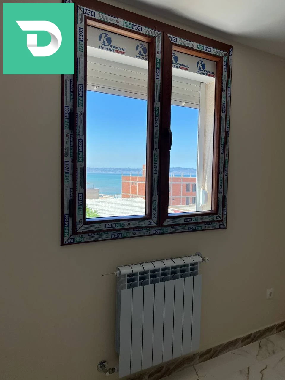 f3 fini avec une vue sur mer à fort de l'eau centre au niveau de 3éme étage 