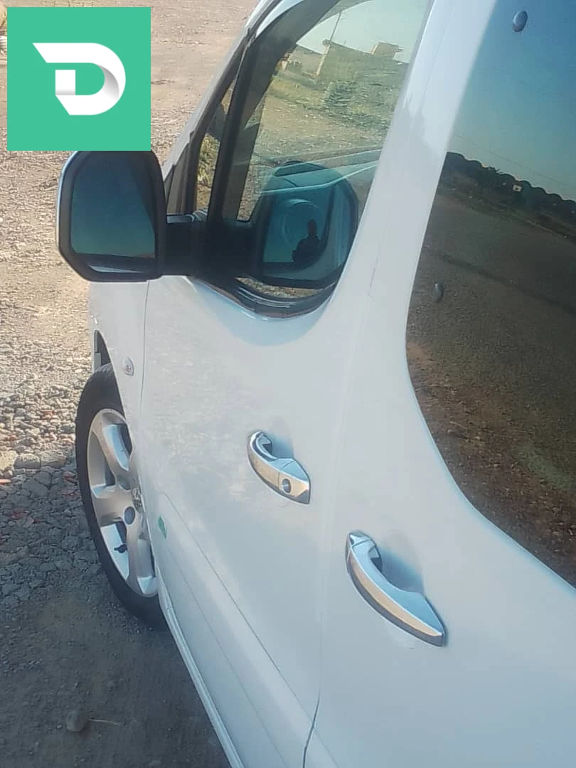 Peugeot Partner Tepee 2011 28 M'SILA 