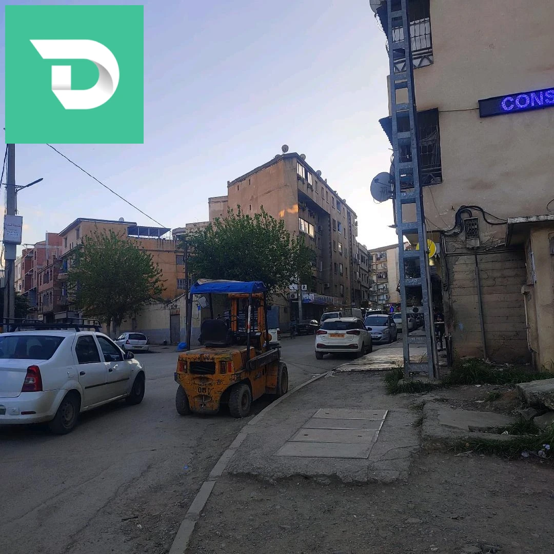 شقة للبيع ف3 ف4 ف2 وسط المدينة بوفاريك rond point فرطاس 