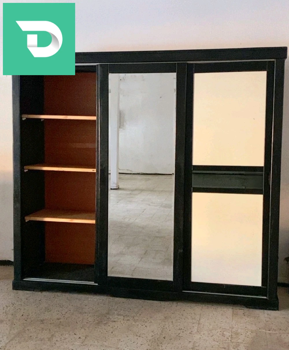 chambre à coucher en Bois rouge complete très solide excellent etat avec sommier 