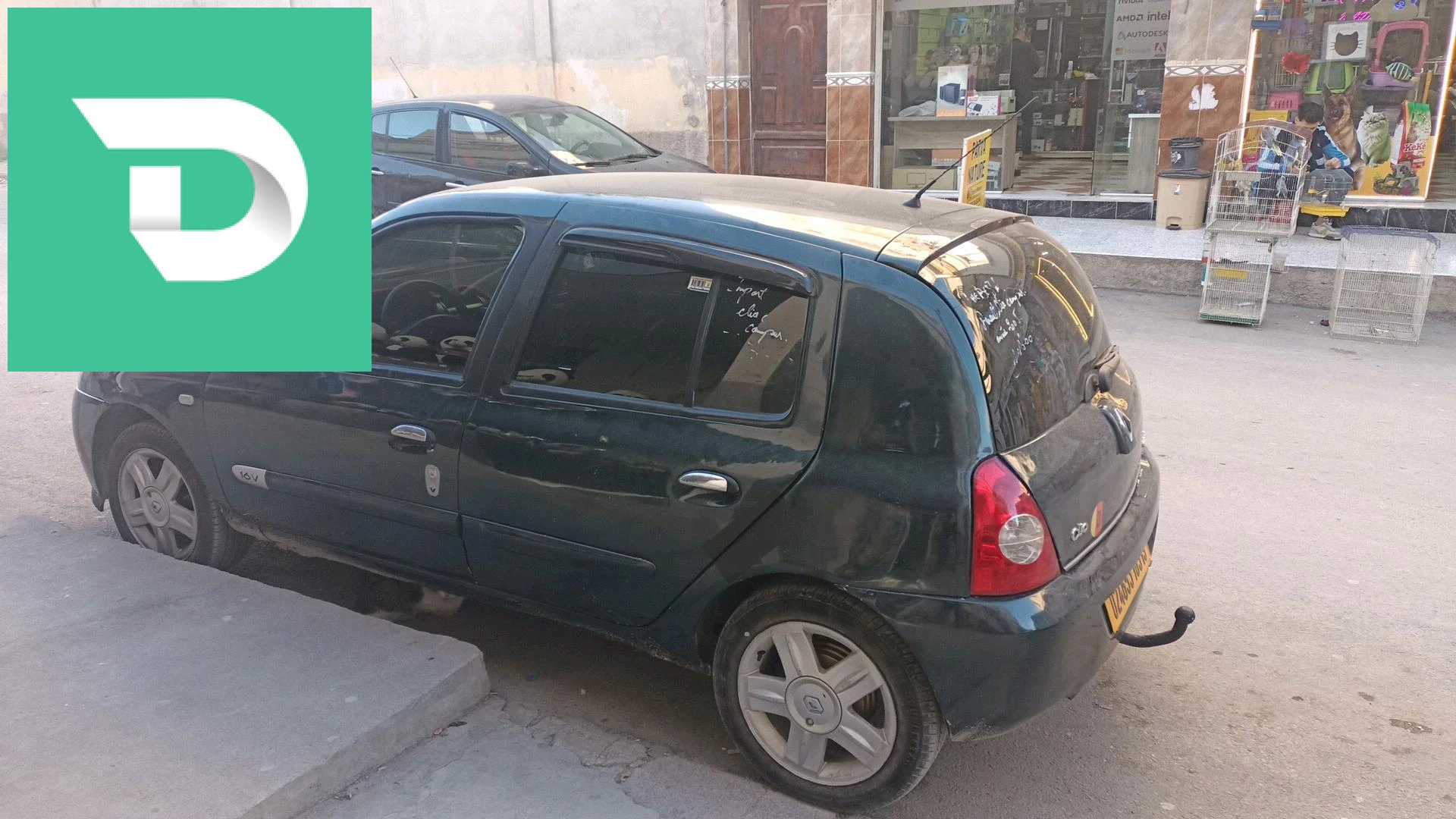 Renault Clio 2 2005 4 OUM EL BOUAGHI 