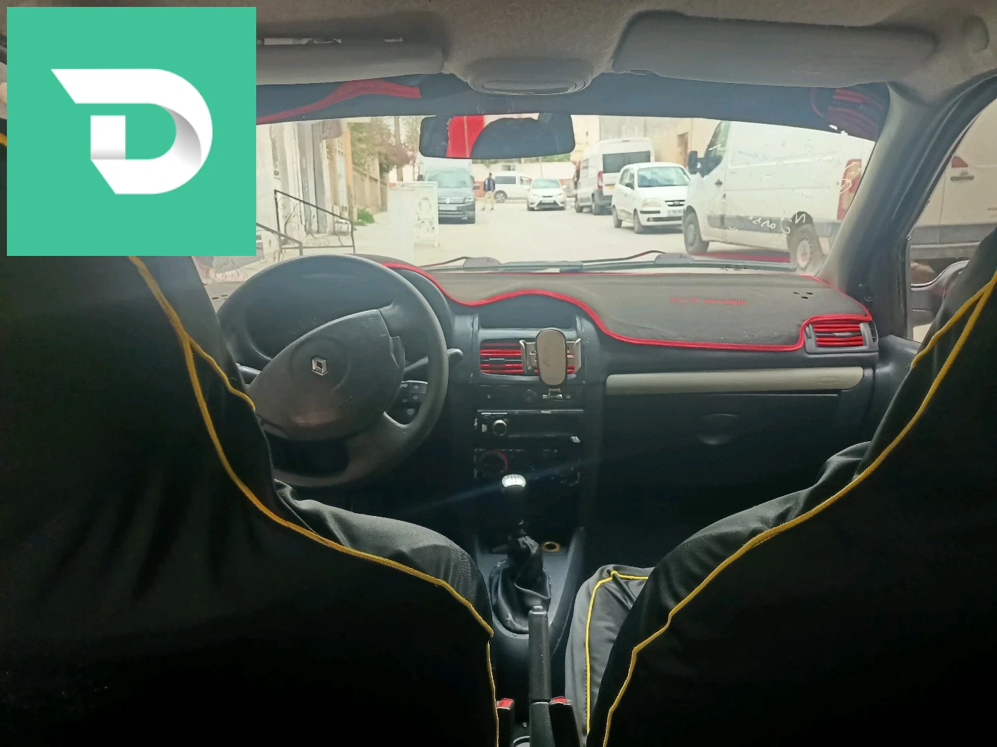 Renault Clio 2 2005 4 OUM EL BOUAGHI 