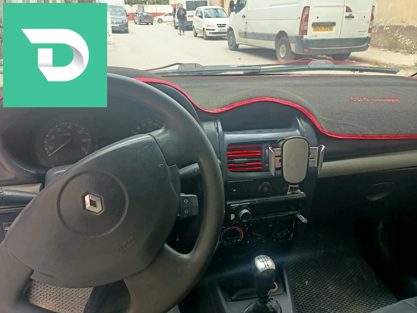 Renault Clio 2 2005 4 OUM EL BOUAGHI 