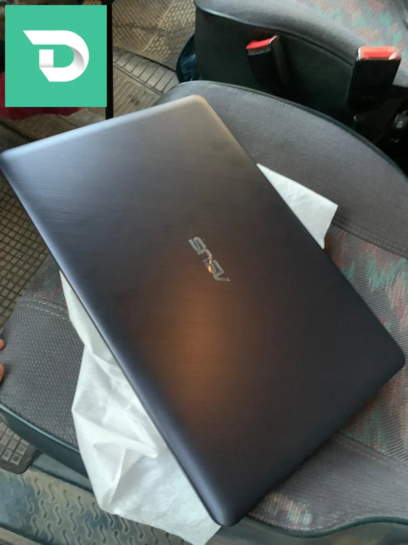 pc Asus jdid jamais utilisé sans boîte jamais chargée 100% de batterie c juste pour liquidation 