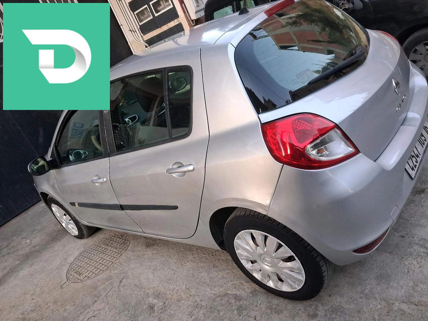 Renault Clio 3 2009 16 ALGER 