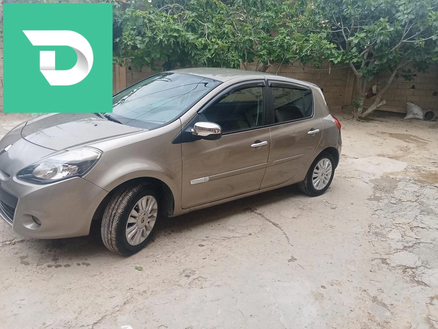 Renault Clio 3 2010 26 MEDEA 
