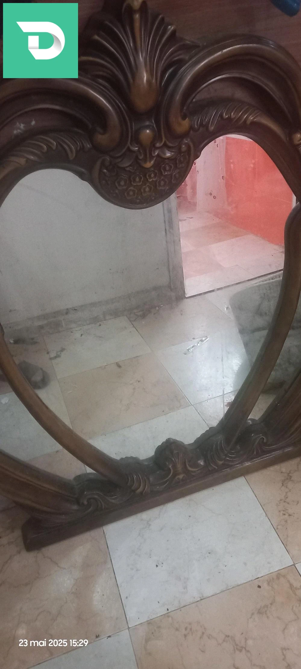 ابوب خزانة وهيكل دراجة ومرأة 