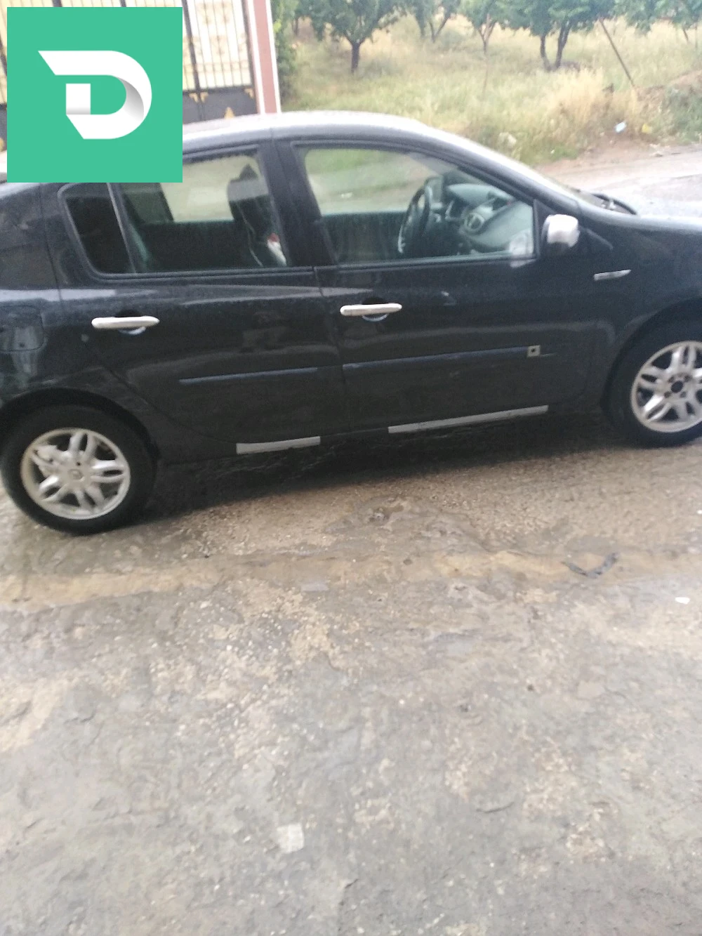 Renault Clio 3 2010 16 ALGER 