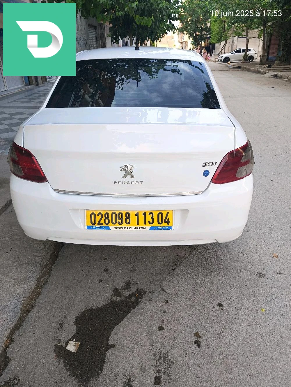Peugeot 301 2013 4 OUM EL BOUAGHI 
