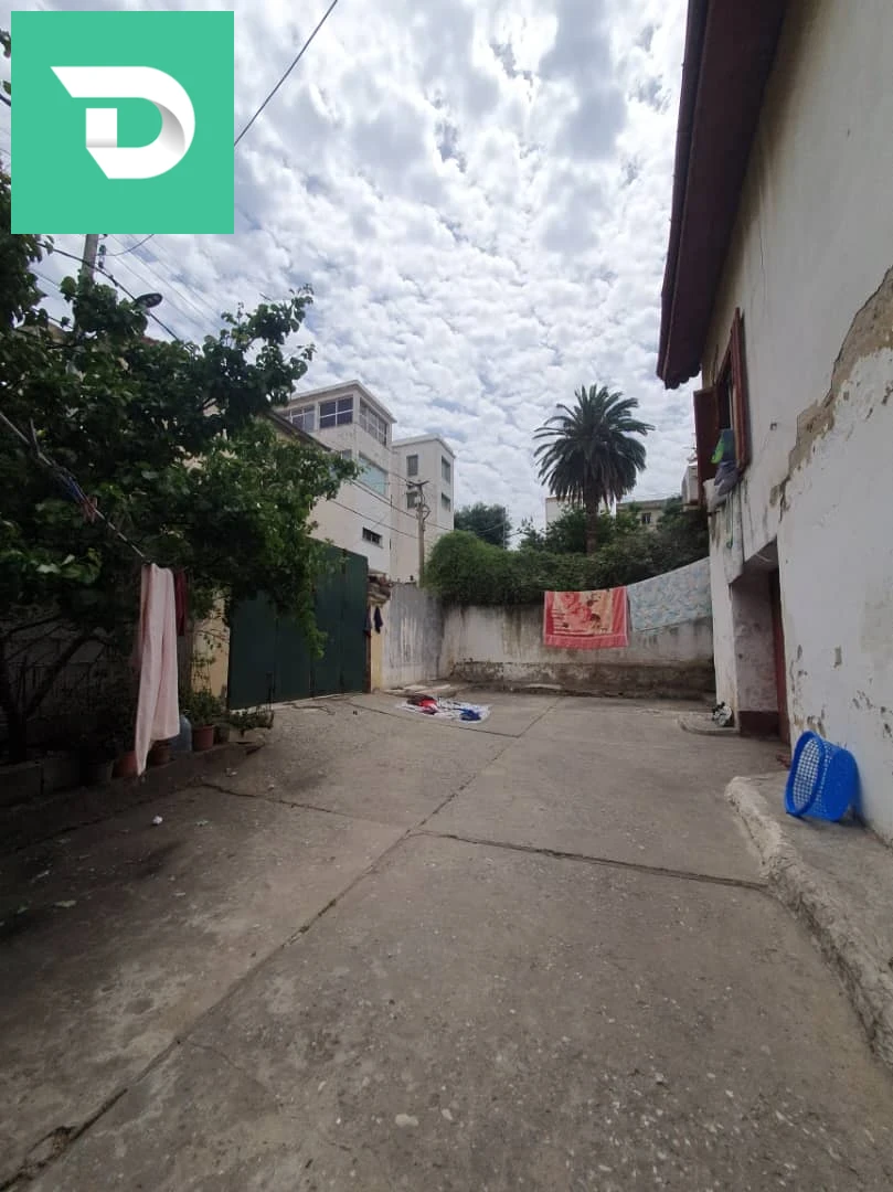 À vendre Villas les chambres 23 ANNABA 