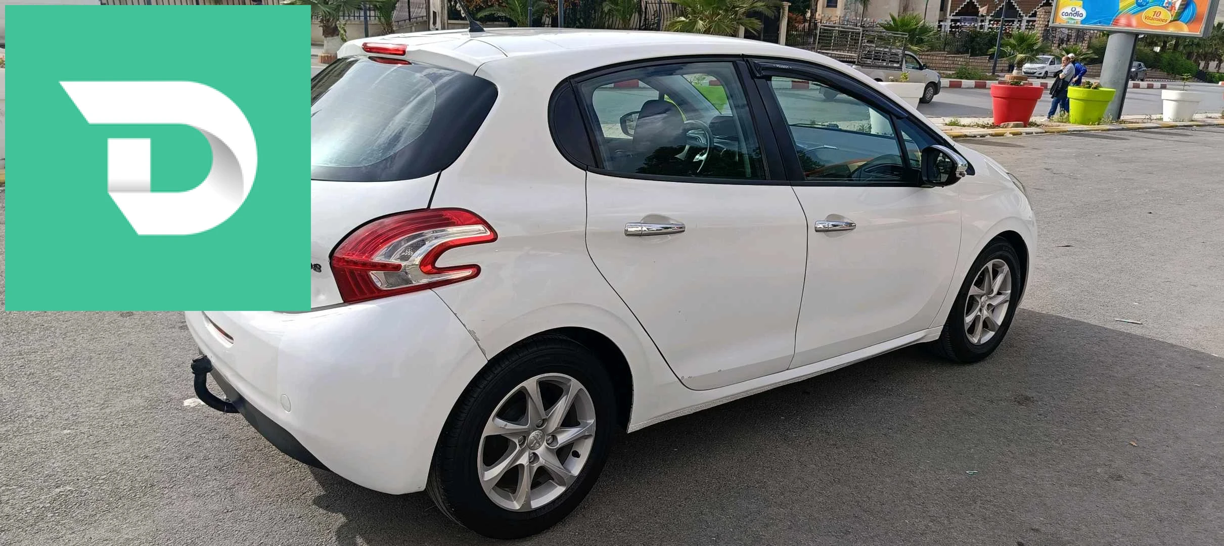 Peugeot 208 2014 43 MILA 