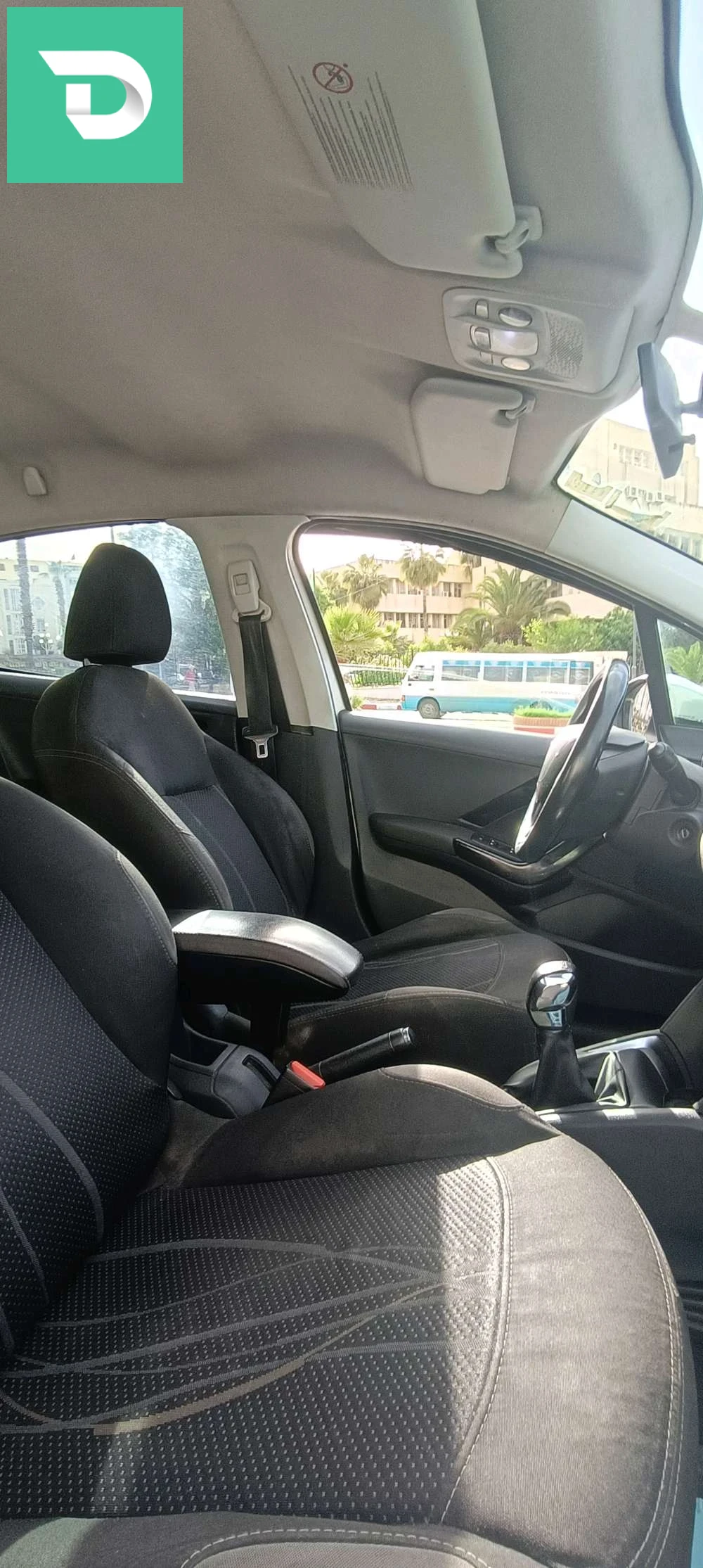 Peugeot 208 2014 43 MILA 