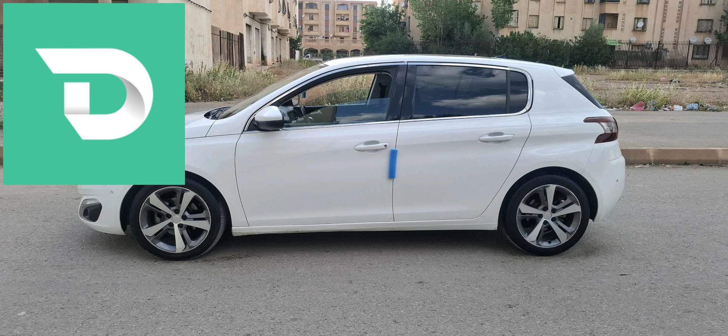 Peugeot 308 2015 5 BATNA 