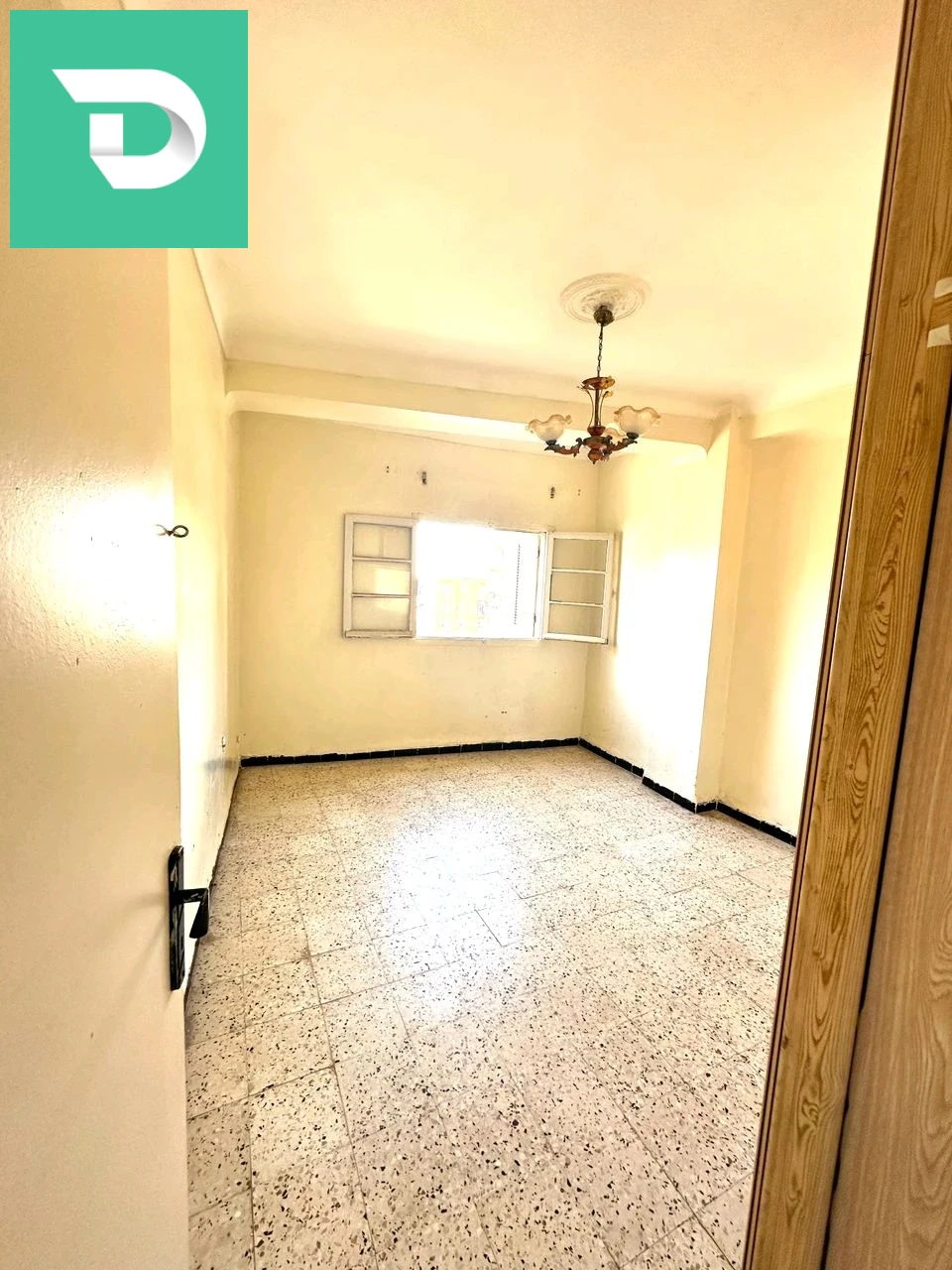 À vendre Appartements les chambres 4 31 ORAN 