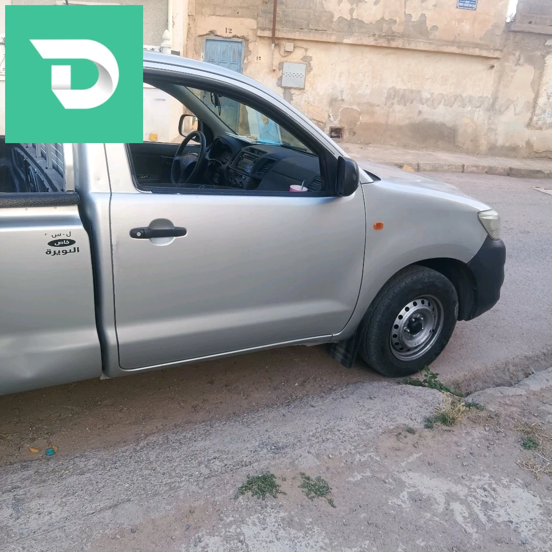Toyota Hilux 2015 10 BOUIRA 