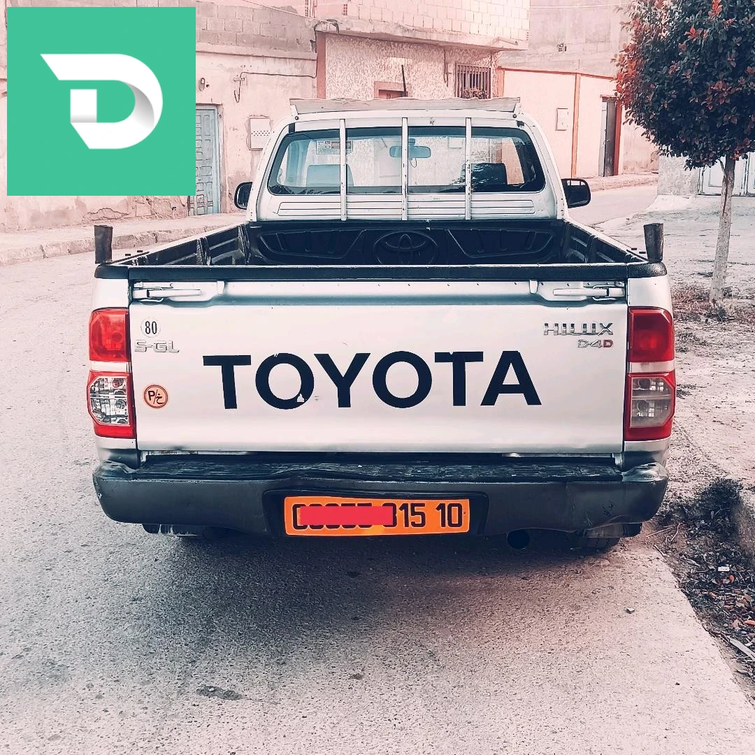 Toyota Hilux 2015 10 BOUIRA 