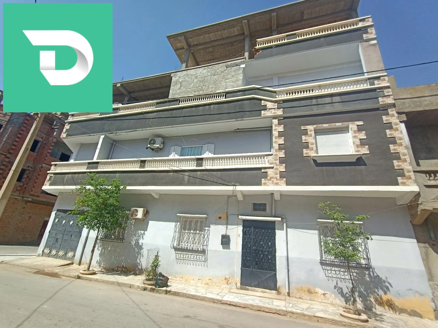 À vendre Villas les chambres 10 29 MASCARA 