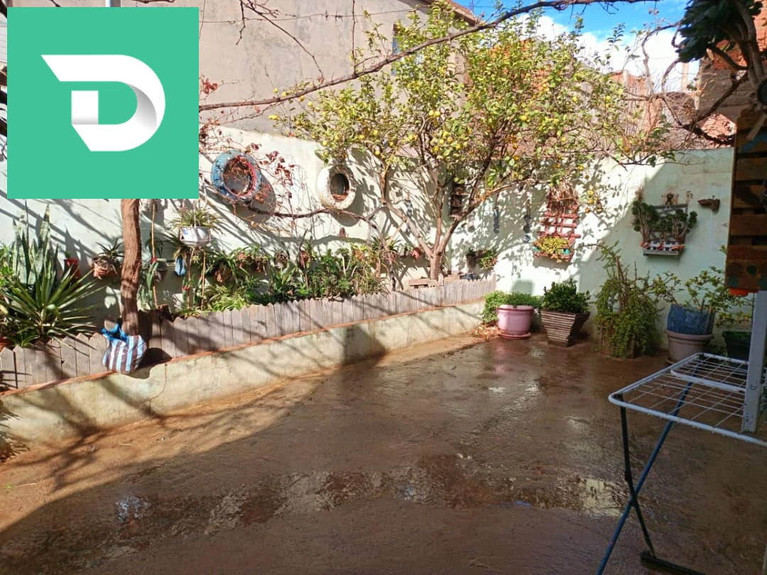 À vendre Niveau de villa les chambres 3 46 AIN TEMOUCHENT 