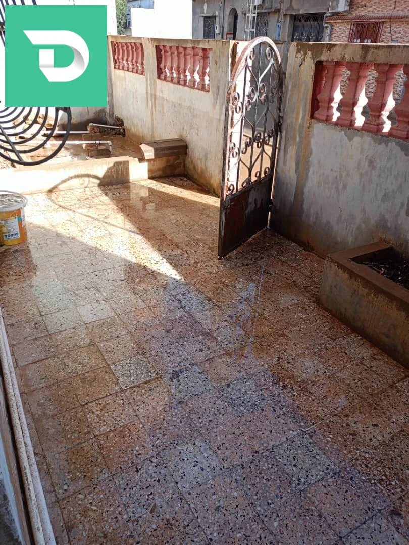 À vendre Niveau de villa les chambres 3 46 AIN TEMOUCHENT 