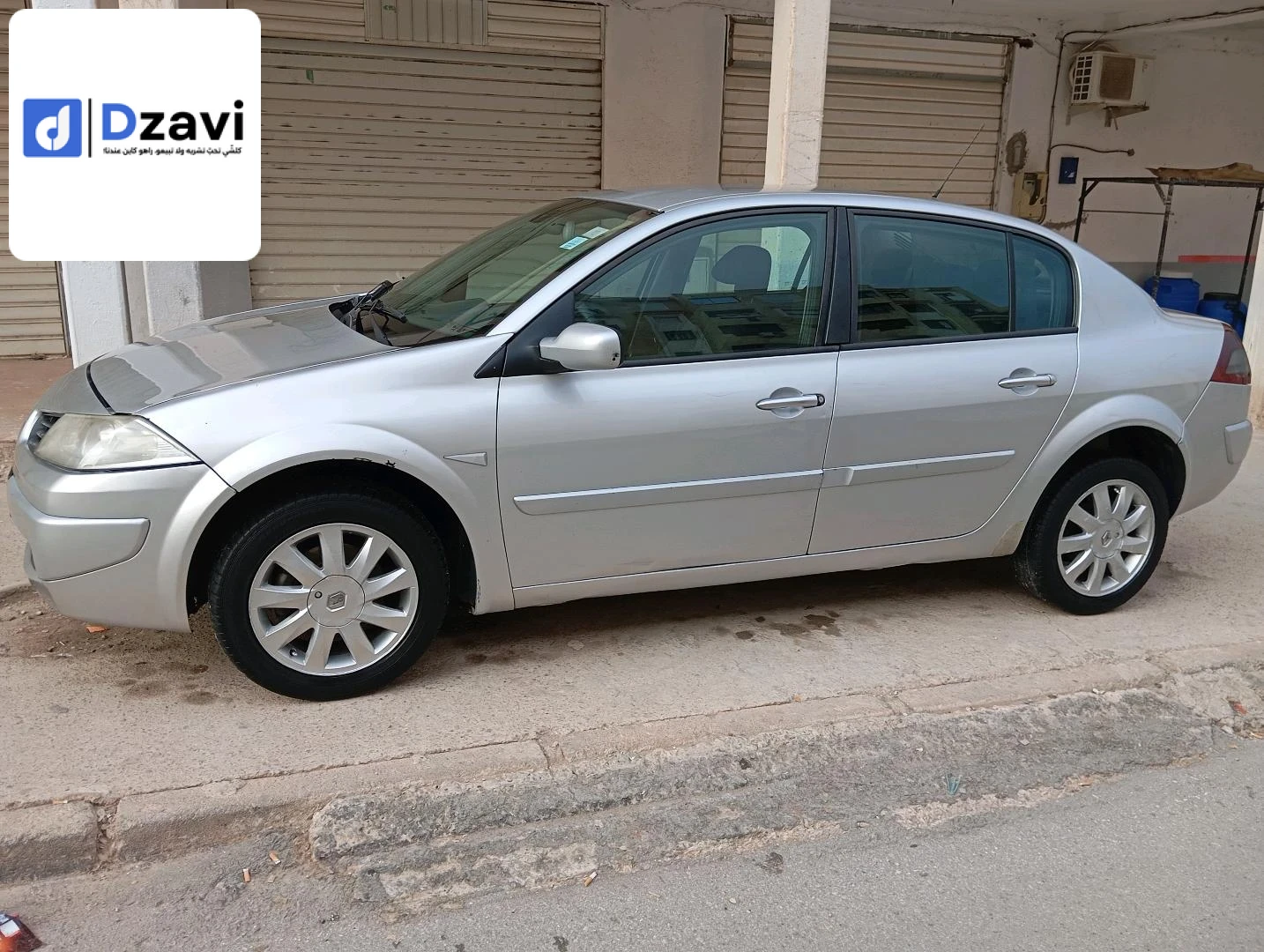Voitures Renault à 24 GUELMA