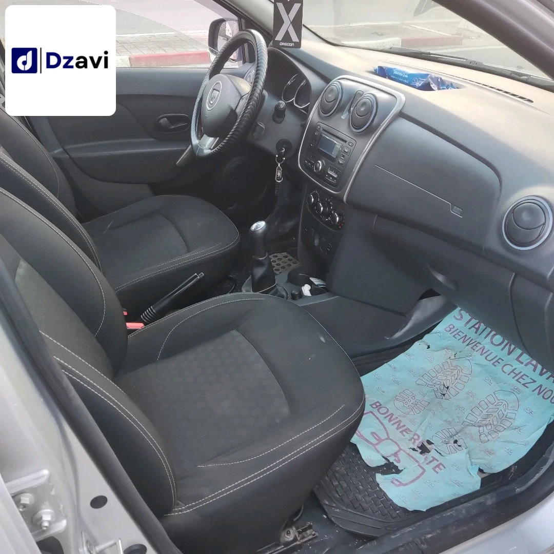 Dacia À vendre à 6 BEJAIA