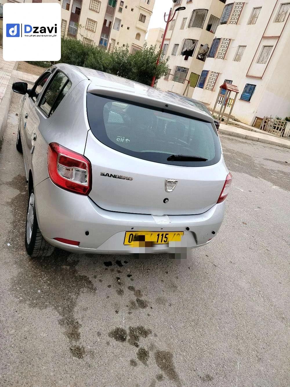 Voitures Dacia à 40 KHENCHELA