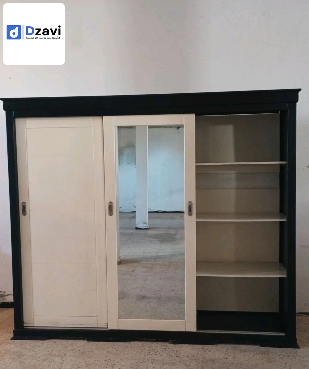 _ armoire 3 port collisant avec 2 tiroir 245cm/210cm _ lit 2 place Avec sommier 190cm/160cm _ Coiffeuse _ 2 table de Nuit المكان وهران مسرغين