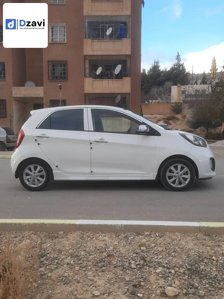 Voitures Kia à 5 BATNA
