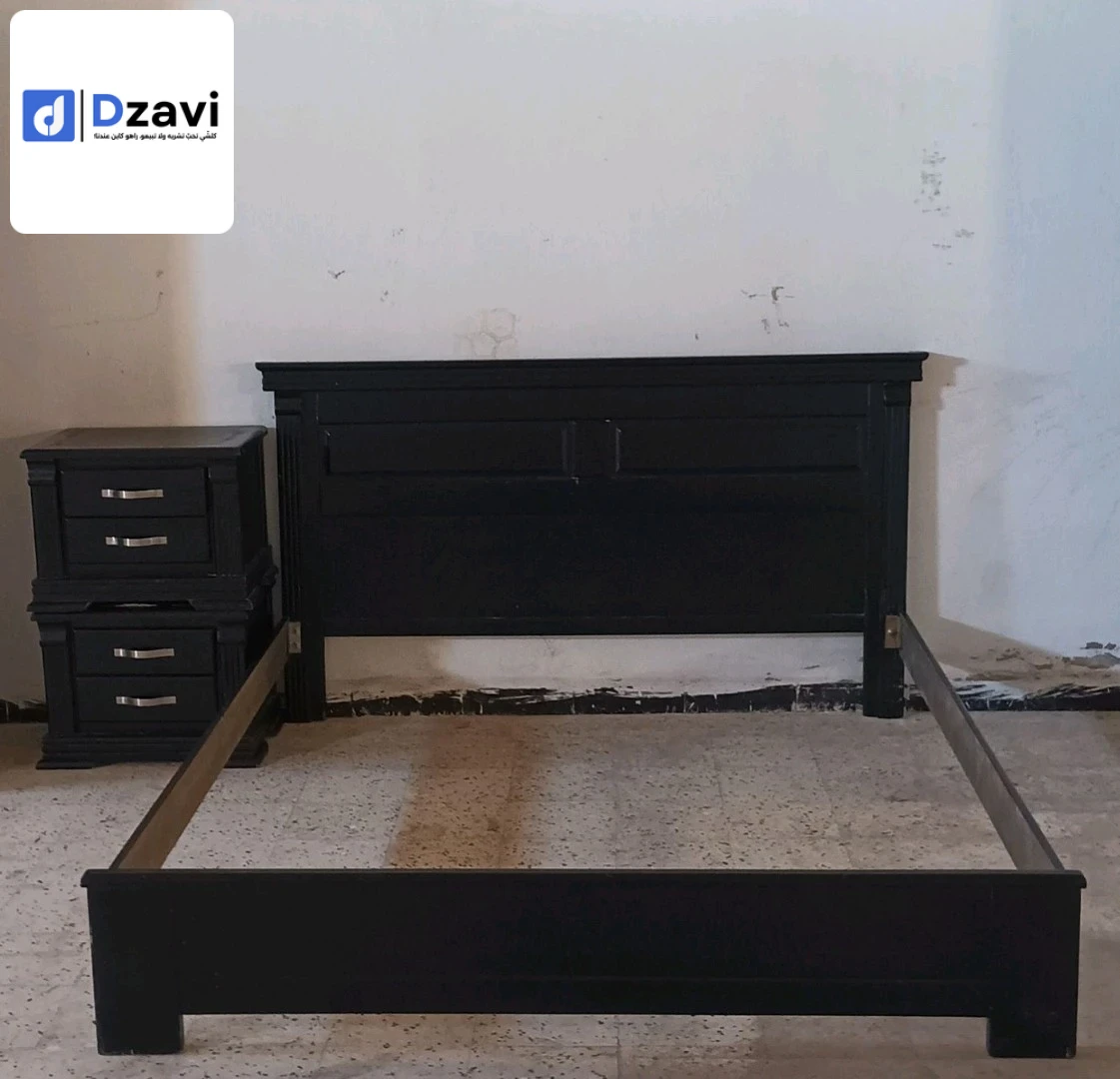 _ armoire 3 port collisant _ lit 2 place _ Coiffeuse _ 2 table de Nuit المكان وهران مسرغين 0795829108