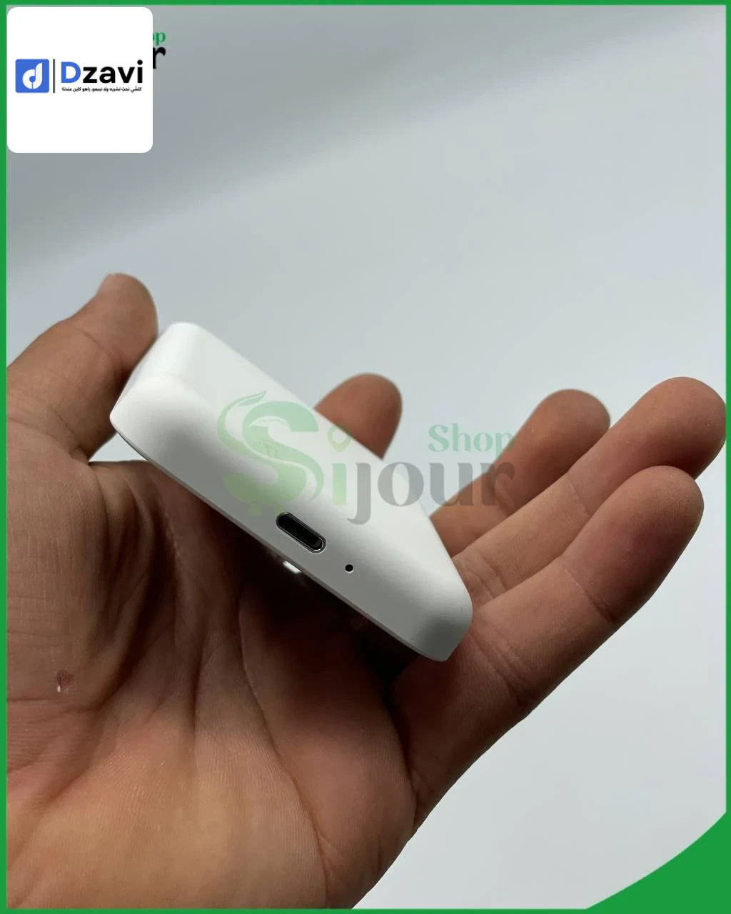 Présentation Fixez votre Batterie externe MagSafe en un clin d’œil. Son design compact et intuitif facilite la recharge lors de vos déplacements. Ses aimants parfaitement alignés la maintiennent en place sur votre iPhone 12, iPhone 12 Pro, iPhone 13 ou iP