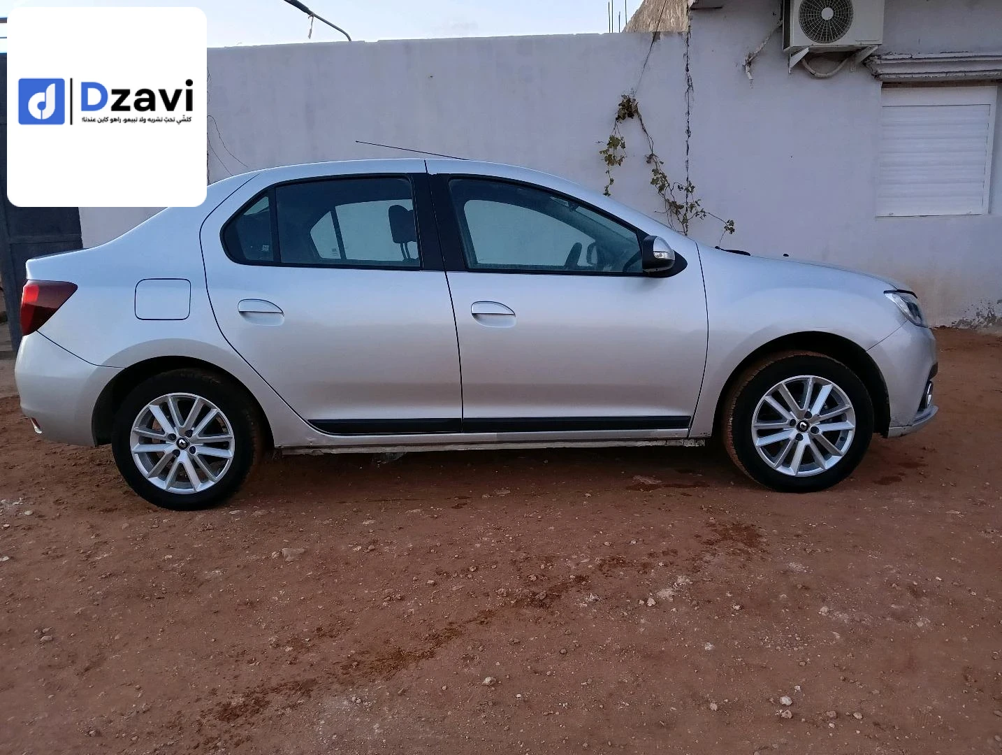 Voitures Renault à 27 MOSTAGANEM