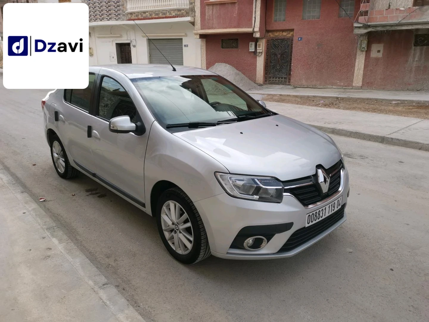 Renault À vendre à 4 OUM EL BOUAGHI