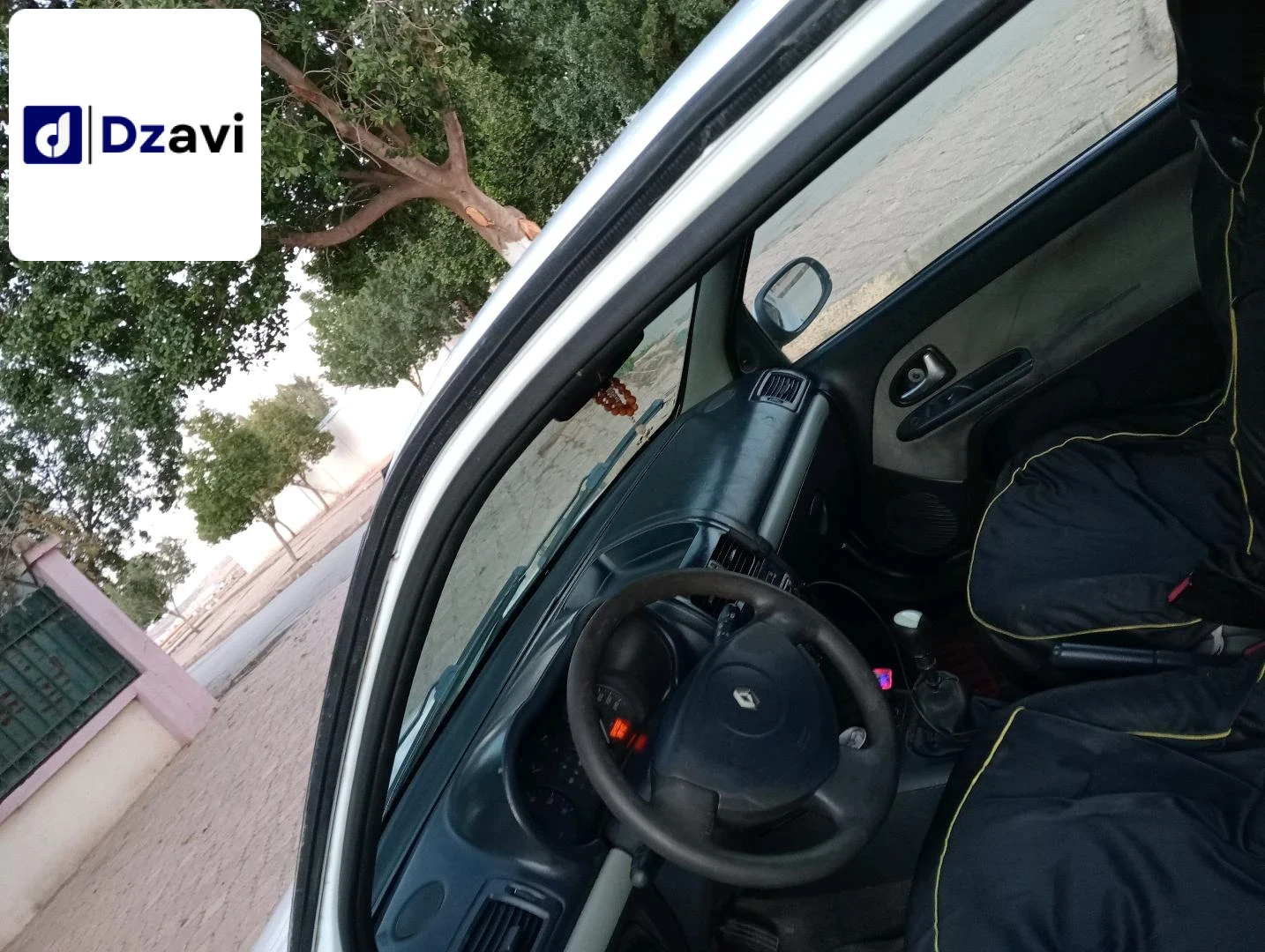 Renault À vendre à 2 CHLEF