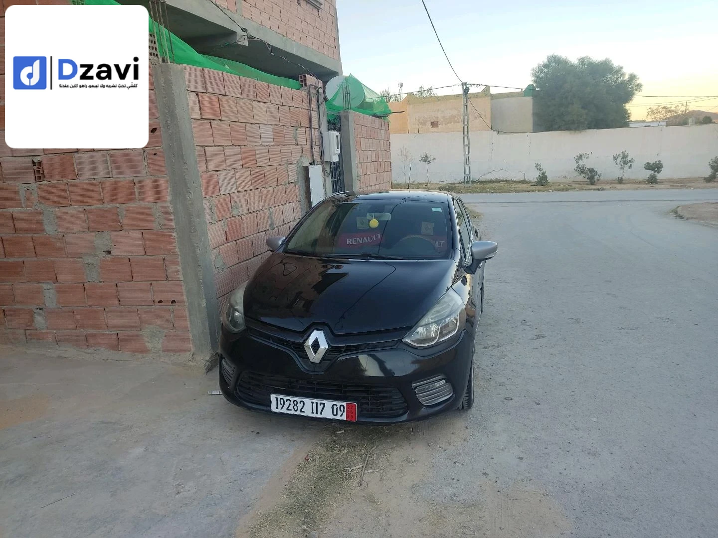 Voitures Renault à 26 MEDEA