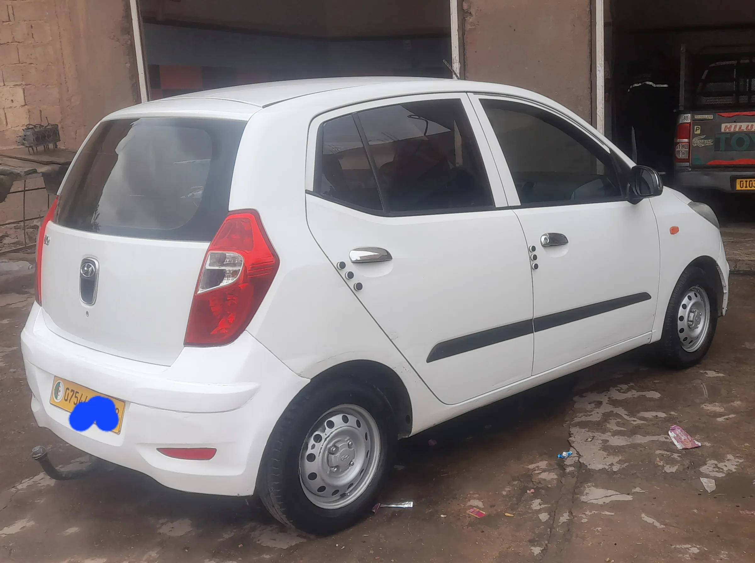 PEUGEOT 205